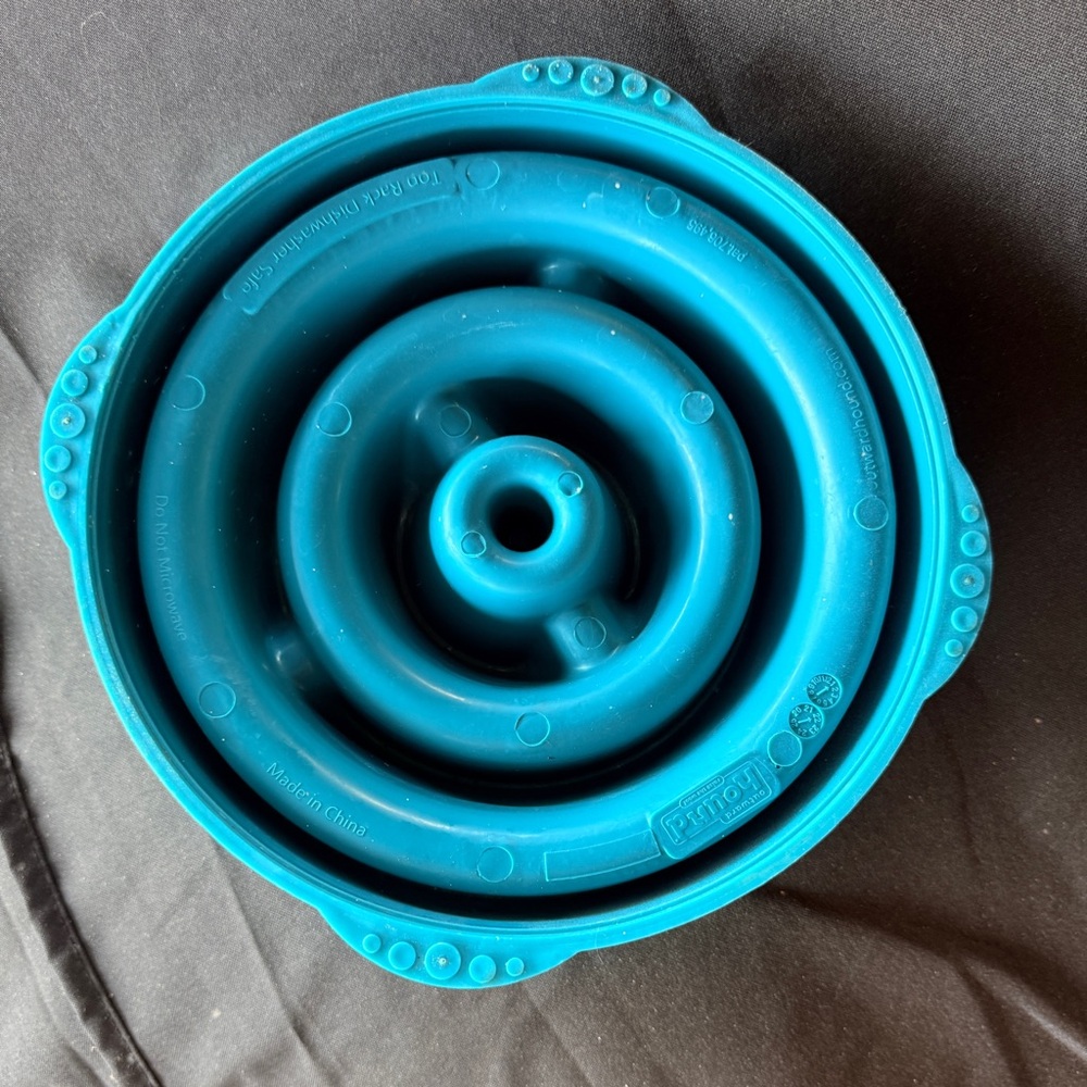 Blue Silicone Slow Feeder Pet Bowl - Picture 2 of 2